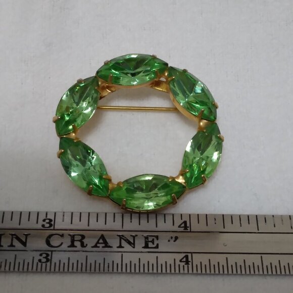 Vintage Peridot Green Rhinestone Circular Pin Brooch - Picture 6 of 6